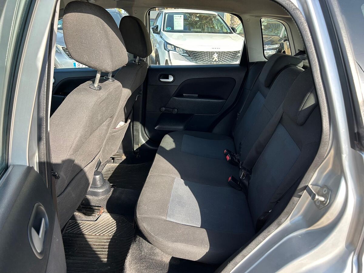 FORD FIESTA TREND 1.6 AUTO SPANISH LHD IN SPAIN 0NLY 58000 MILES SUPERB 2006